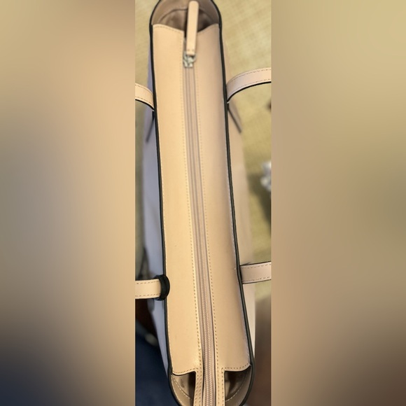 Kate Spade New York , Briel Tote, Cream and Black. Smoke free home . - Picture 6 of 10